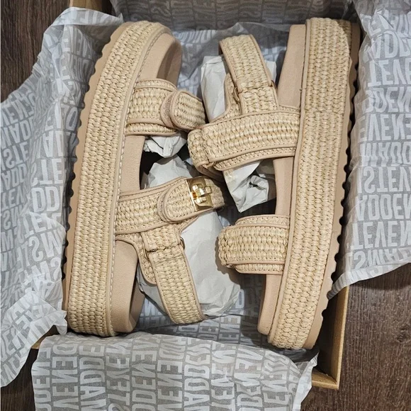 Steve Madden 
Women's Bigmona Platform Footbed Sandals - Picture 5 of 7